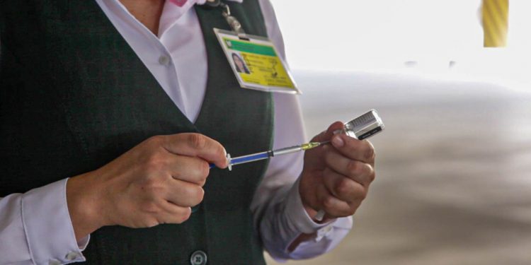 Por iniciar proceso de vacunación a embarazadas contra COVID-19 en Guaymas