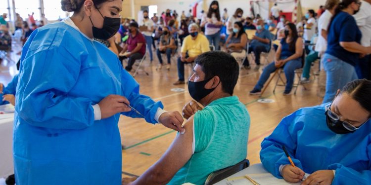 Reanudan vacunación contra COVID-19 en Sonora