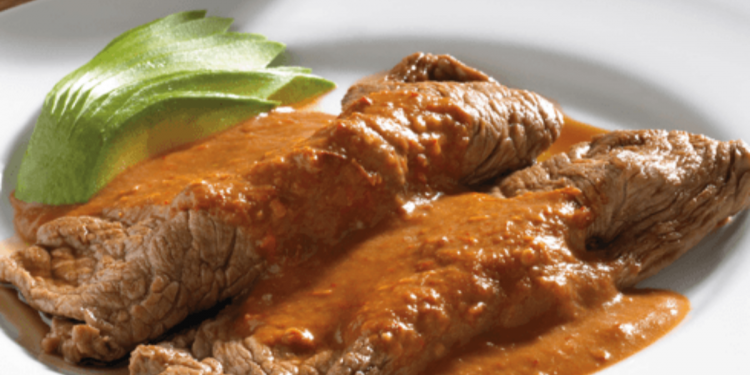 Bisteces en chile morita