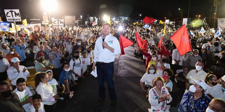 Realiza el “Borrego” Gándara su quinto cierre regional de campaña en Guaymas