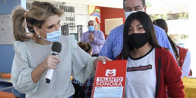 Canalizan recursos para más de 48 mil becas y estímulos educativos en Sonora