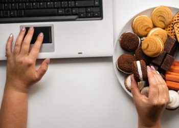 ¿Cómo seguir en el home office y no engordar en el intento?