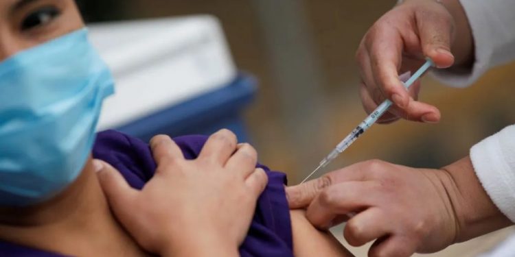 Arrancó vacunación para jóvenes de 18 a 39 años en municipios del noreste de Sonora