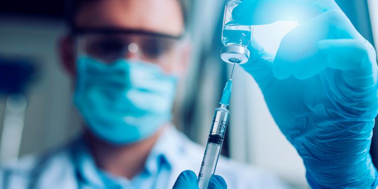 La vacuna contra COVID-19 es vital para evitar que un contagio se agrave