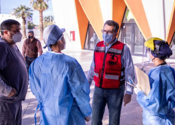 Exhortan a no olvidar medidas contra COVID-19 en vacaciones