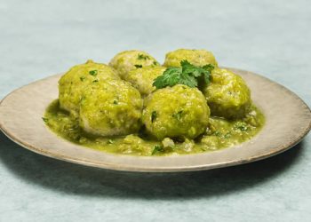 Albóndigas de Pollo en Salsa Verde