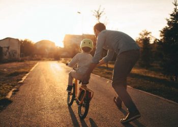 Cómo educar a tu hijo para que desarrolle plena confianza en sí mismo