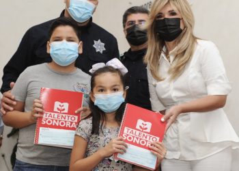 Entregan Becas a hijas e hijos de Policías Estatales