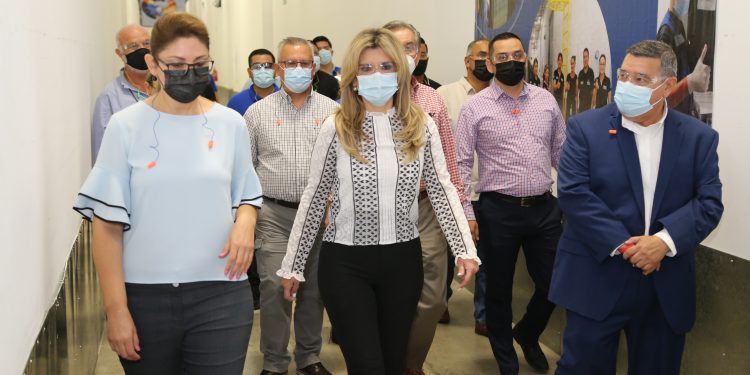 Anuncian nueva inversión de la empresa Younger Optics Pitam en Sonora