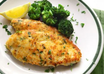 Milanesas de pollo empanizadas con parmesano y harina de almendras