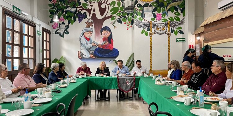 Fortalece Unison relación con Barra Sonorense de Abogados