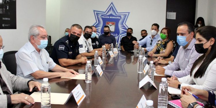 Temas de Seguridad Pública abordan en Comisión Mixta de Entrega Recepción municipal