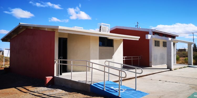 La infraestructura educativa del norte de Sonora se beneficia al aplicar una inversión de 188 millones de pesos