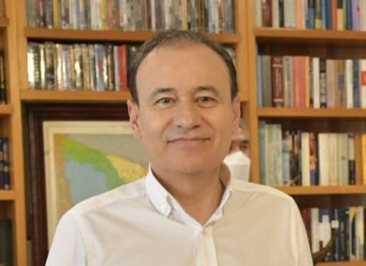 Avala Alfonso Durazo propuesta de regularización de autos “chocolates” de AMLO