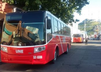 Aumentan el número de unidades de transporte urbano en circulación por regreso a clases presenciales