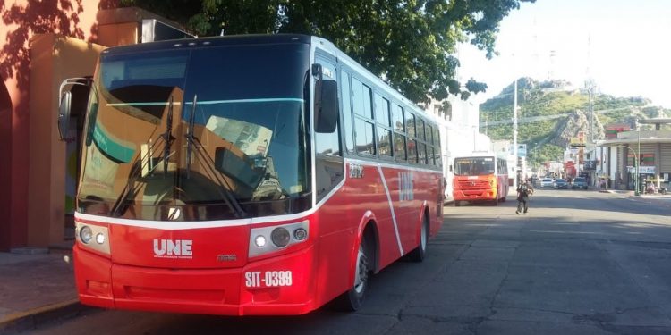 Aumentan el número de unidades de transporte urbano en circulación por regreso a clases presenciales