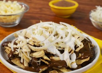 Chilaquiles enmolados