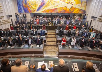 La LXIII Legislatura del Congreso del Estado de Sonora está integrada por 19 diputadas y 14 diputados