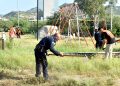 Menores infractores participan en limpieza de parque