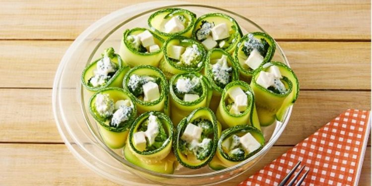 Rollitos de calabaza con queso y brócoli