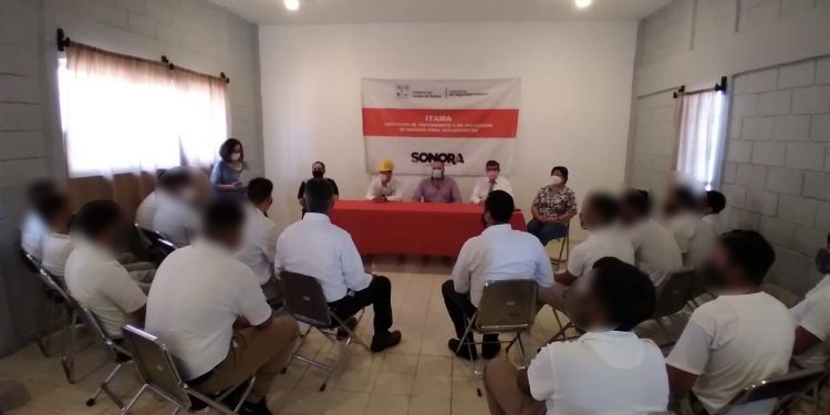 Personal certificado de la empresa Liugong capacitó a jóvenes Itama Sonora