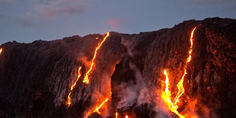 ¿Cómo saben los geólogos dónde y cuándo habrá una erupción volcánica?