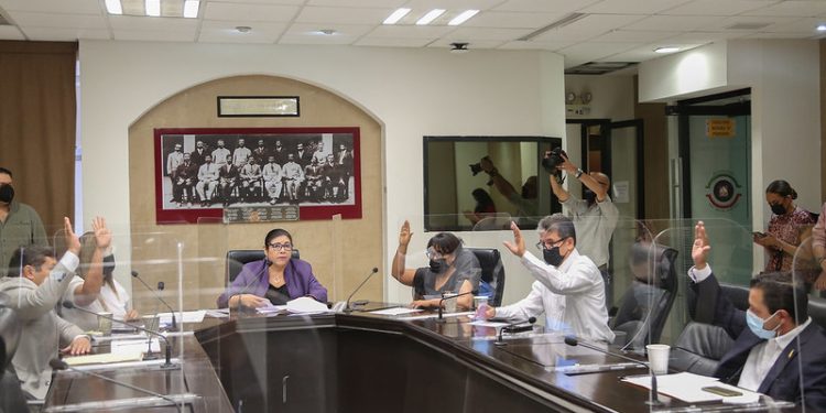 Instalan Diputados Comisión de Fomento Económico y Turismo