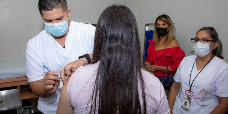 Arranca en Sonora vacunación contra el Covid-19 en menores de 12 a 17 años de edad