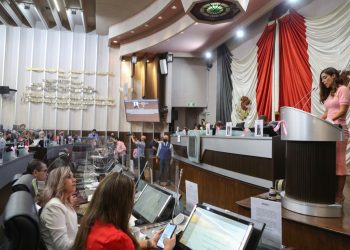 Presenta Diputada Iniciativa a favor de niñas y mujeres
