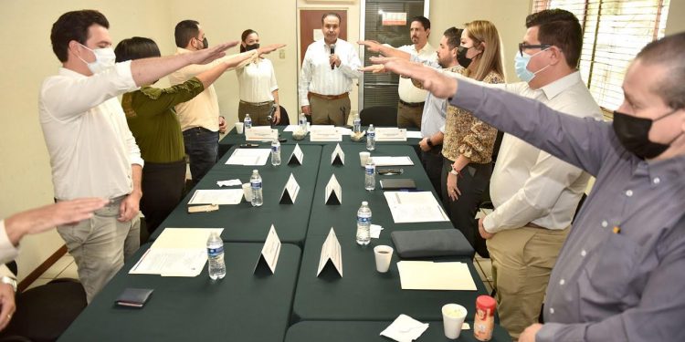 Toma protesta Toño Astiazarán a Junta de Gobierno del Consejo Municipal de Concertación para la Obra Pública
