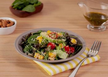 Ensalada de quinoa y mango