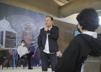 Si estudian, si se preparan, estarán en condiciones de disputar todas las oportunidades: Alfonso Durazo