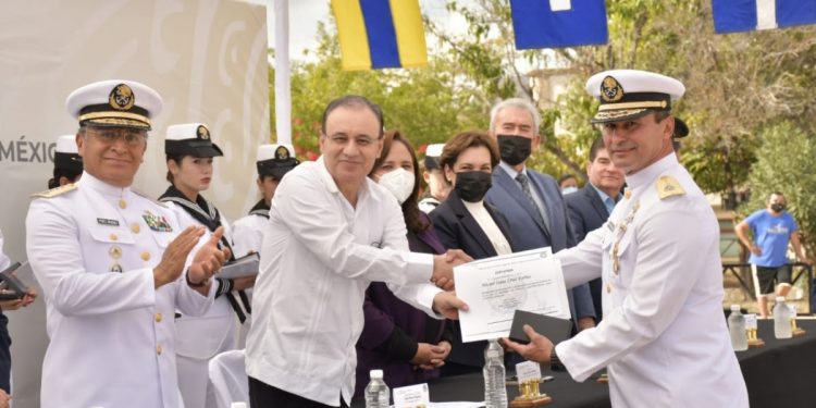 Reconocen a la Armada de México en su día