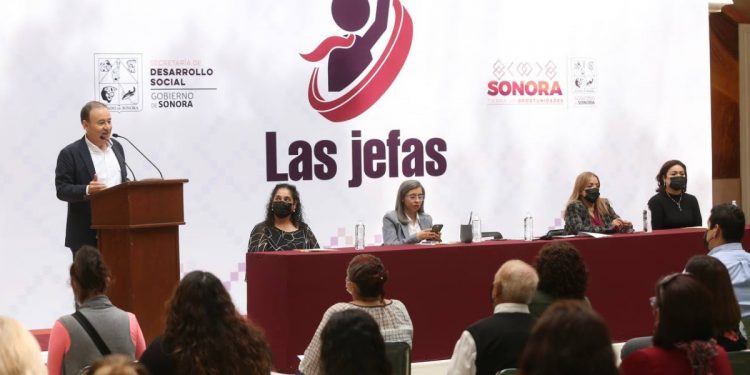 Entregan proyectos productivos a jefas madre de familia