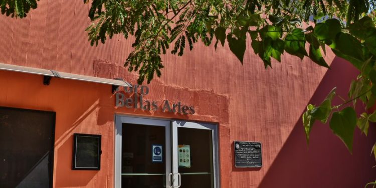 Recibe acreditación la Licenciatura en Artes Escénicas