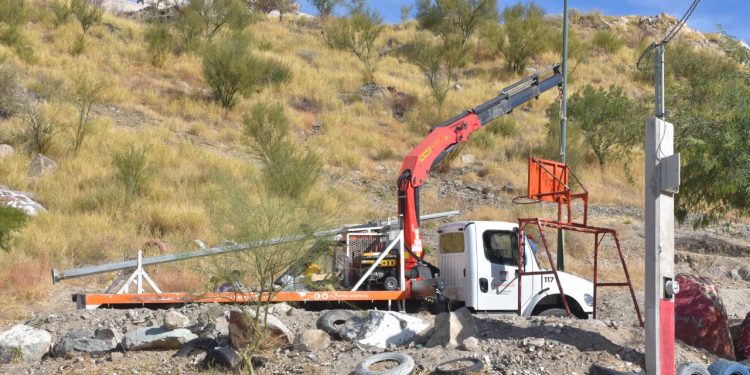 Atiende Alumbrado Público peticiones de comités vecinales