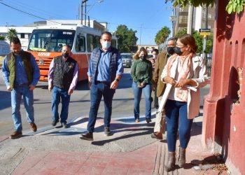 Supervisan proyecto para remodelar red de alumbrado público en el centro de la ciudad