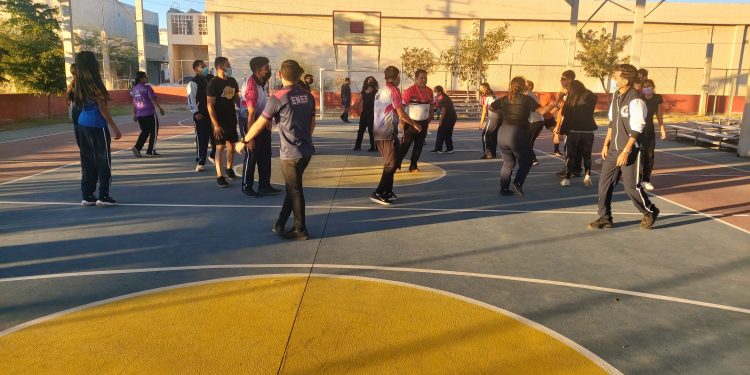 Capacitan a futuros docentes de Educación Física