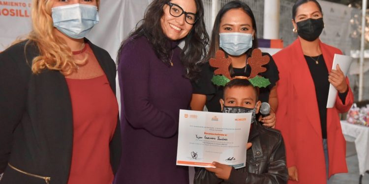 Niñas y niños de la Café Combate concluyn “Clases en Tu Colonia CRECES”