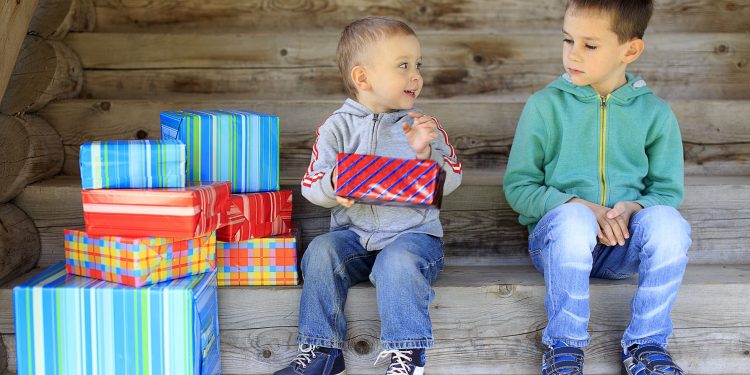 Consejos de expertos para no volvernos locos con los regalos de Santa