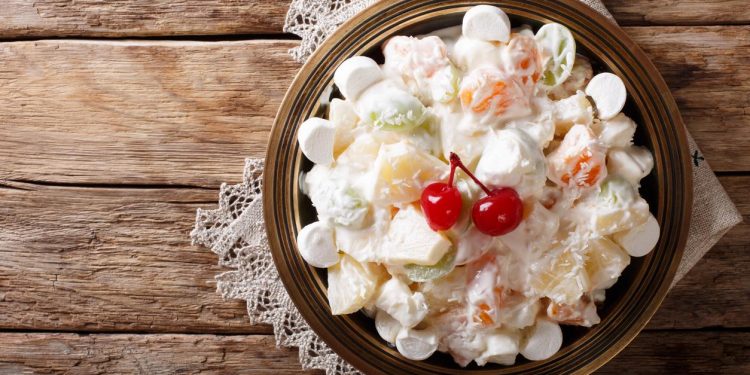 Ensalada navideña de manzana y bombones