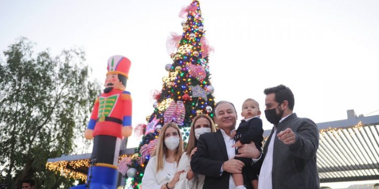 Encienden árbol navideño en reapertura del Parque Infantil del Estado de Sonora