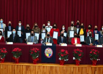 Entregan Premios Anuales a trabajadores, académicos e investigadores distinguidos de Unison