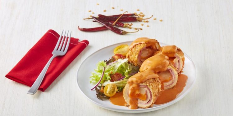 Pechuga cordon bleu con salsa de 3 chiles