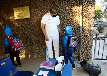 Regresan alumnos de educación básica a clases en Sonora