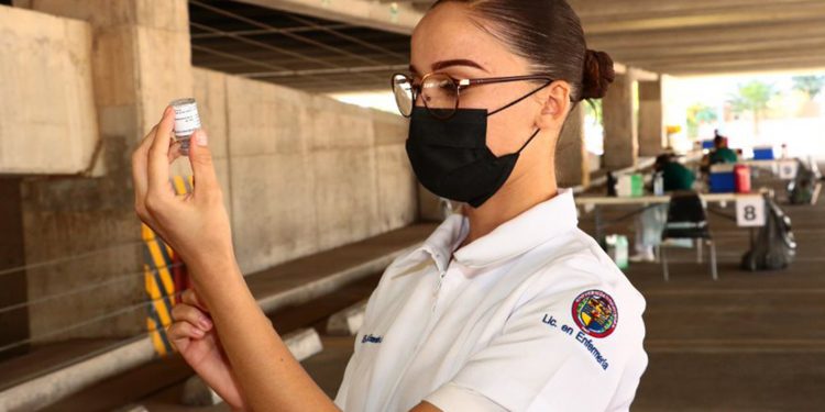Futuros egresados de Enfermería, gran apoyo durante la pandemia