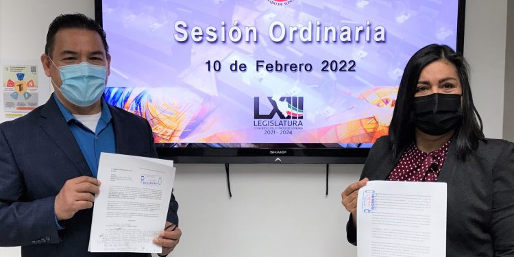 Entregan académicos al Congreso del Estado iniciativa a favor de menores y adolescentes migrantes