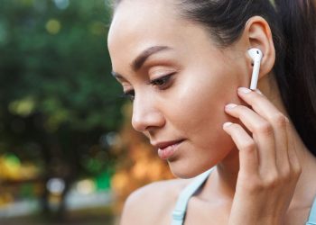 El mal uso de auriculares afecta la salud auditiva