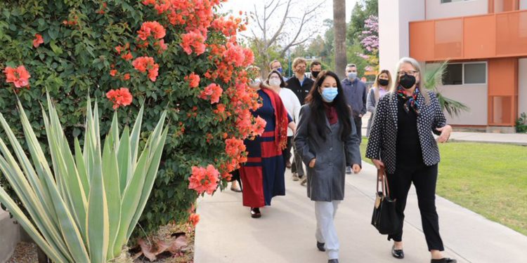 Oficiales del Consulado de Estados Unidos en Hermosillo visitan campus de Unison