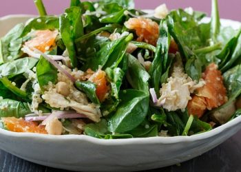 Ensalada con pollo y quinoa